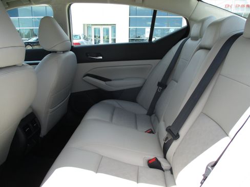 Used 2023 Nissan Altima 2.5 SL FWD image 33