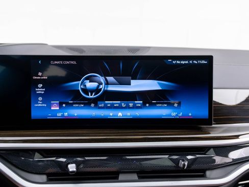 Used 2024 BMW X5 xDrive50e w/ M Sport Package AWD/4WD image 27