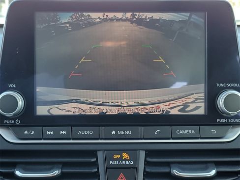 Used 2023 Nissan Altima 2.5 SR image 14