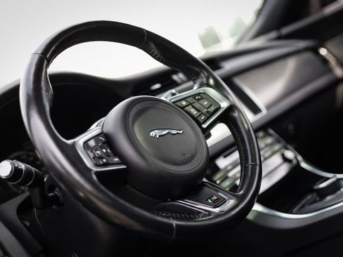Used 2018 Jaguar XF S AWD/4WD image 53