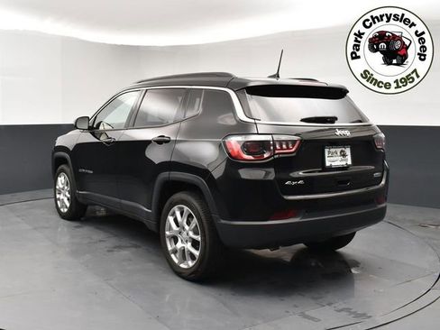 Used 2024 Jeep Compass Latitude w/ Sun and Sound Group image 4