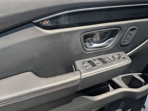 Used 2025 Honda Pilot EX-L image 61