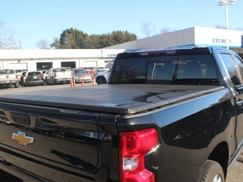 Used 2024 Chevrolet Silverado 1500 High Country w/ High Country Premium Package image 11