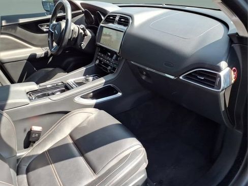 Used 2019 Jaguar F-PACE Prestige AWD/4WD image 20