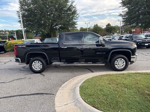 Used 2021 Chevrolet Silverado 2500 LTZ w/ LTZ Plus Package image 6