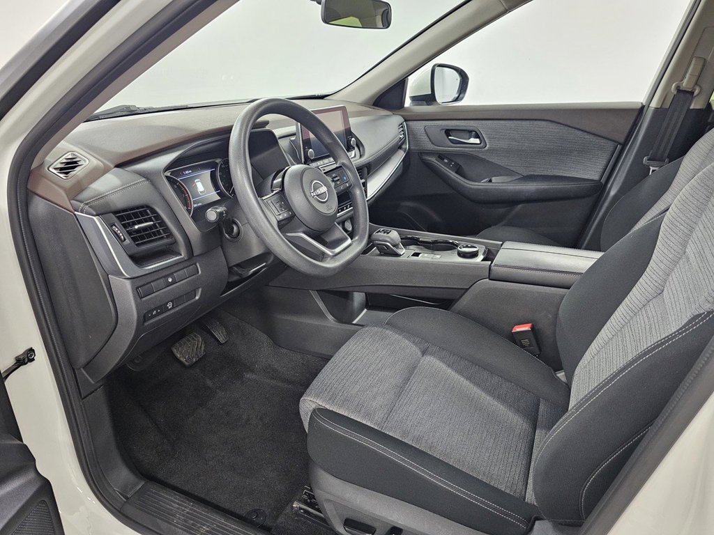 Used 2023 Nissan Rogue SV AWD/4WD image 14