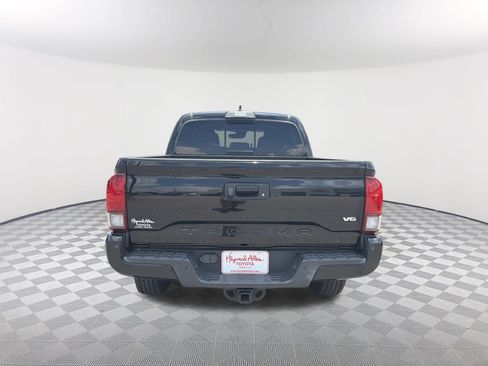 Used 2019 Toyota Tacoma TRD Off-Road AWD/4WD image 16