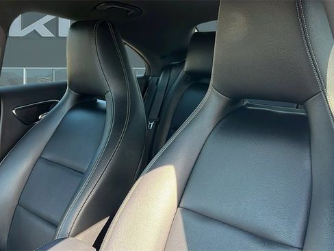 Used 2019 Mercedes-Benz CLA 250 image 11