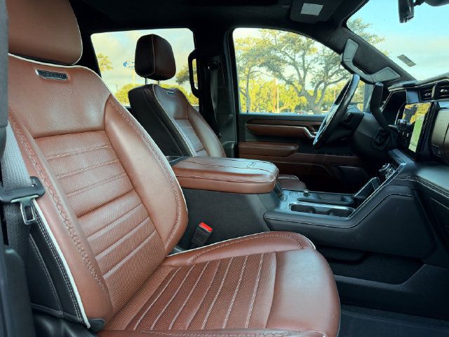 Used 2024 GMC Sierra 3500 Denali Ultimate AWD/4WD image 17
