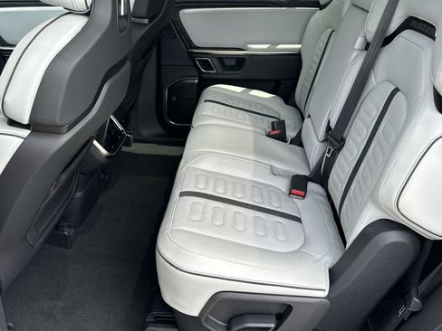 Used 2024 Rivian R1S Adventure AWD/4WD image 20