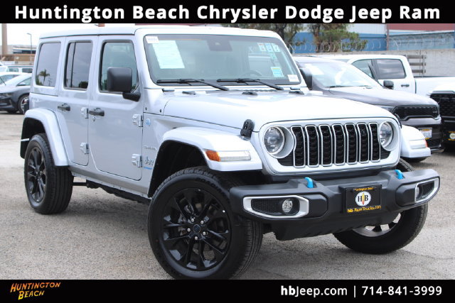 Used 2024 Jeep Wrangler Unlimited Sahara AWD/4WD image 1
