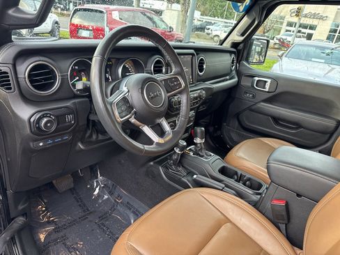 Used 2023 Jeep Wrangler Unlimited Sahara w/ Cold Weather Group image 20