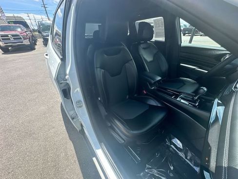 Used 2023 Jeep Compass Latitude w/ Sun and Sound Group AWD/4WD image 26