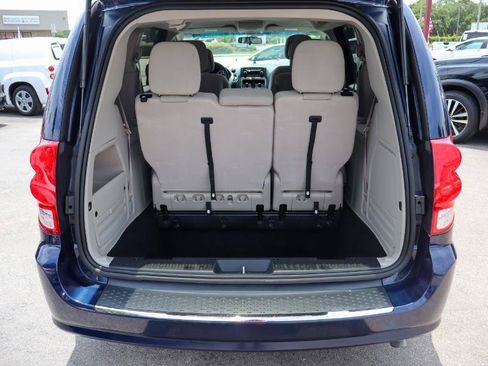 Used 2012 Dodge Grand Caravan SE FWD image 3