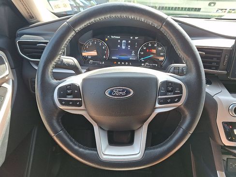 Used 2023 Ford Explorer XLT w/ Equipment Group 202A AWD/4WD image 16