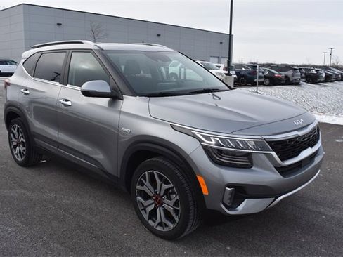 Used 2023 Kia Seltos SX w/ SX Sunroof Package image 10