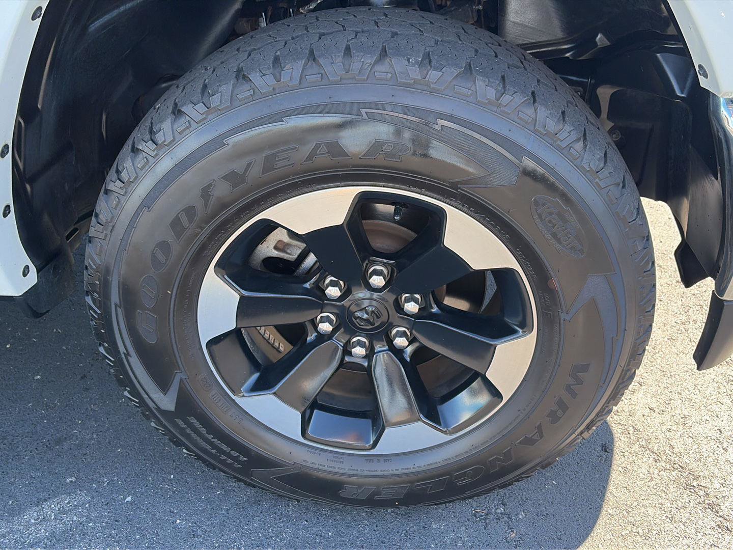 Used 2020 RAM 1500 Laramie AWD/4WD image 40