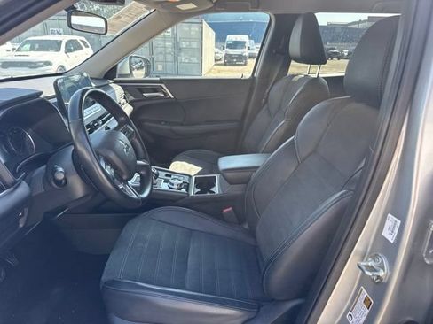 Used 2024 Mitsubishi Outlander SE AWD/4WD image 9