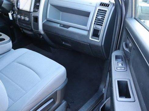 Used 2017 RAM 1500 Express image 42