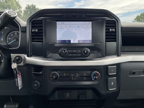 Used 2022 Ford F150 XL RWD image 14