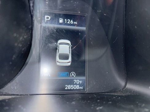 Used 2023 Hyundai Elantra SE image 5