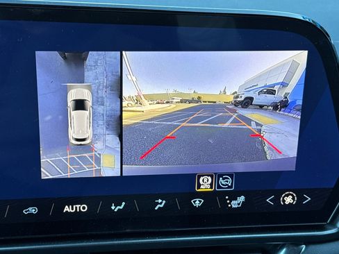 Used 2026 Chevrolet Equinox EV LT image 27