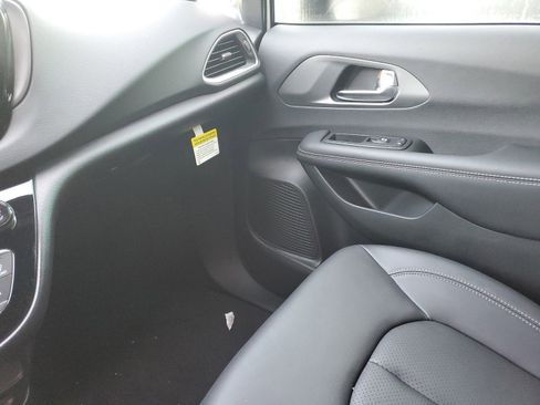 New 2026 Chrysler Voyager LX image 23