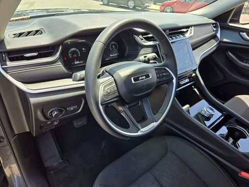 Used 2023 Jeep Grand Cherokee L Laredo RWD image 8