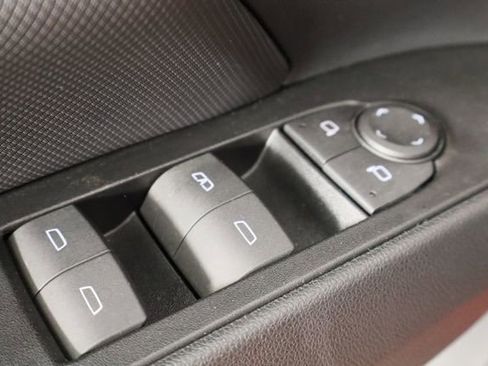 Used 2024 Chevrolet Equinox EV RS image 19