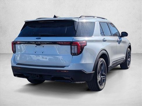 New 2026 Ford Explorer ST-Line w/ ST-Line Street Pack image 2