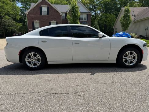 Used 2021 Dodge Charger SXT RWD image 7