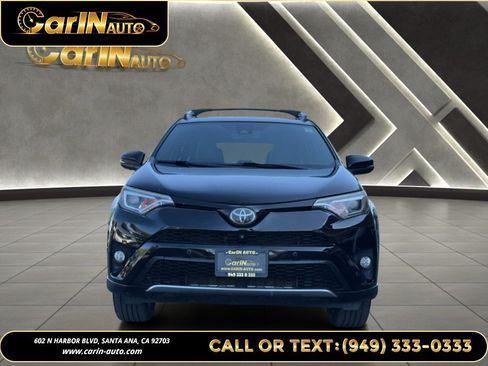 Used 2018 Toyota RAV4 SE w/ Advanced Technology Package FWD image 2