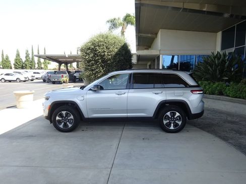 Used 2023 Jeep Grand Cherokee 4WD 4xe image 4