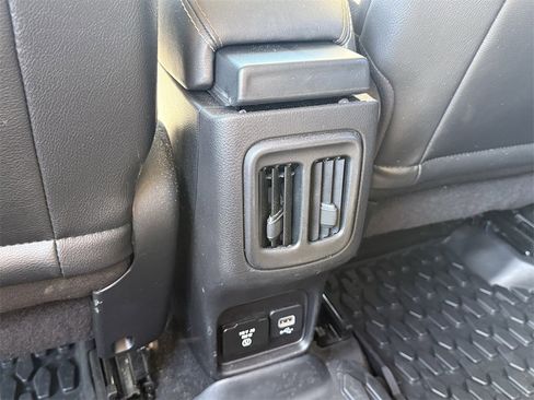 Used 2019 Jeep Compass Latitude image 25