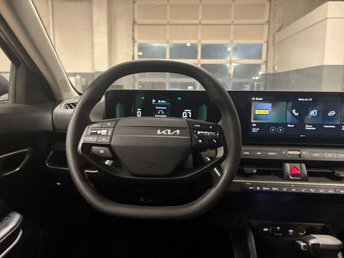 Used 2025 Kia K4 LXS image 33