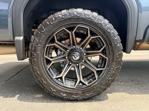 Used 2020 GMC Sierra 3500 AT4 w/ AT4 Premium Package AWD/4WD image 14