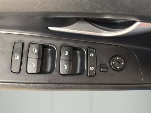 Used 2023 Hyundai Elantra SEL w/ Convenience Package FWD image 16