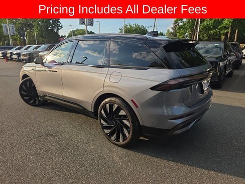 Used 2024 Lincoln Nautilus Reserve w/ Equipment Group 202A AWD/4WD image 8