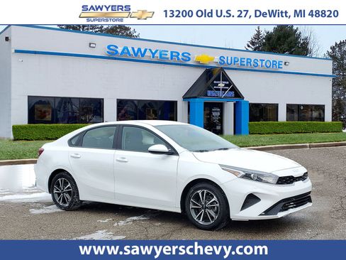 Used 2023 Kia Forte LXS image 1