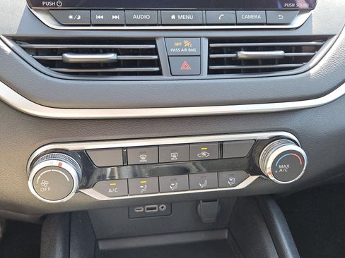 Used 2025 Nissan Altima 2.5 S image 9