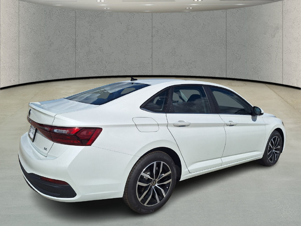 Used 2026 Volkswagen Jetta SE FWD image 5