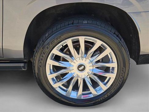 Used 2022 Cadillac Escalade ESV Premium Luxury w/ Performance Package AWD/4WD image 20