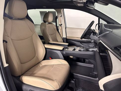 Used 2024 Toyota Sienna Limited FWD image 29