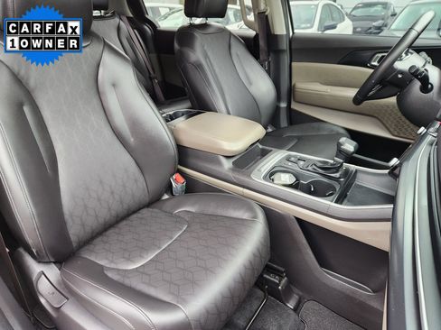 Used 2025 Kia Carnival image 15