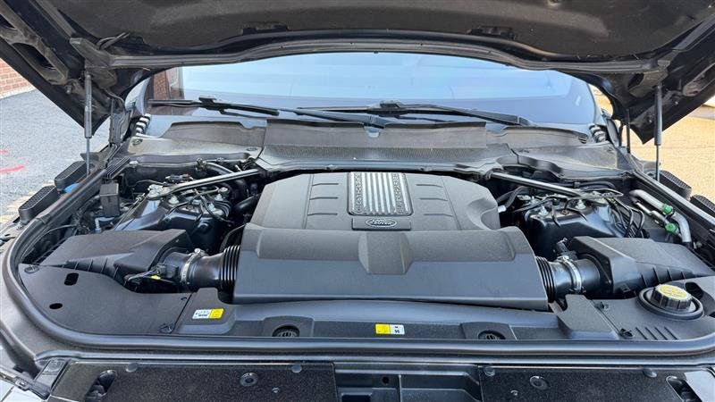 Used 2018 Land Rover Range Rover AWD/4WD image 8