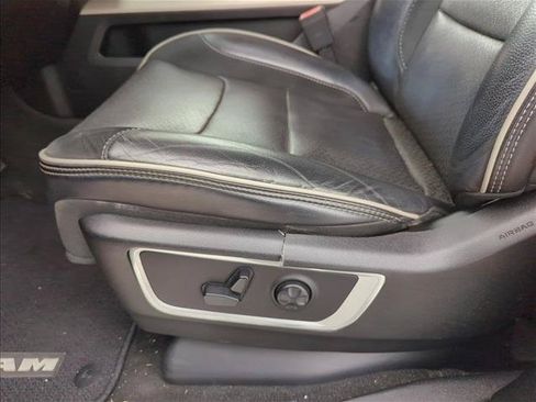 Used 2019 RAM 1500 Laramie RWD image 13