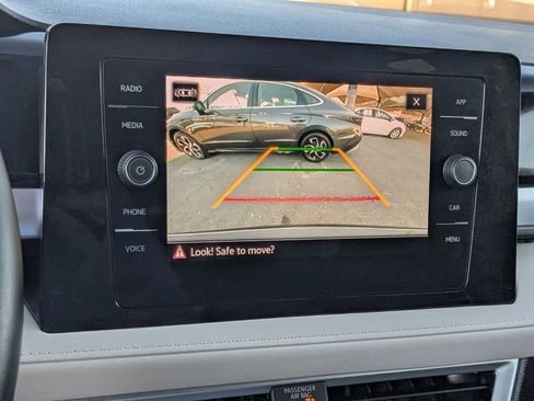 Used 2025 Volkswagen Taos SE image 20