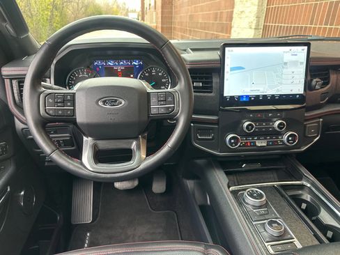 Used 2022 Ford Expedition Max Limited image 15