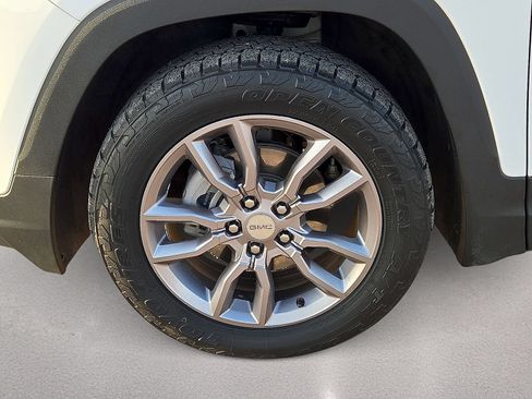 Used 2023 GMC Terrain SLT AWD/4WD image 10