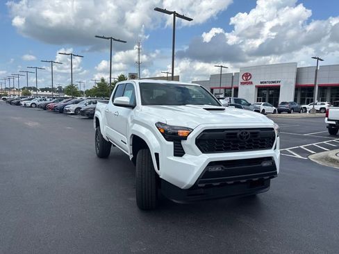 New 2025 Toyota Tacoma TRD Sport image 7